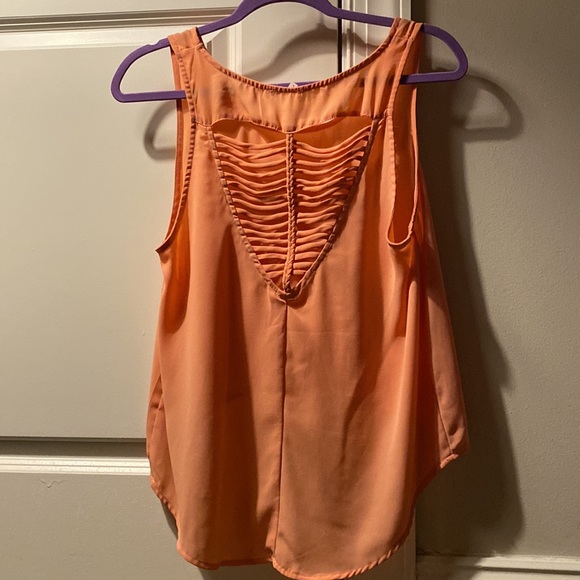 Kirra Tops - Kirra size L coral tank top in excellent condition